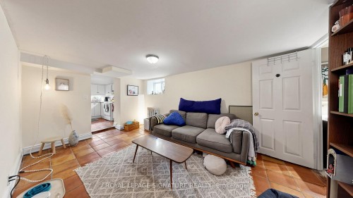 132 Marion Street, Toronto, ON - Indoor Photo Showing Living Room