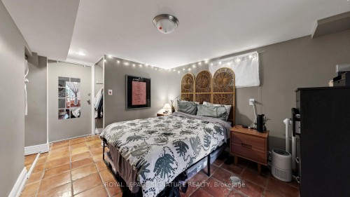 132 Marion Street, Toronto, ON - Indoor Photo Showing Bedroom