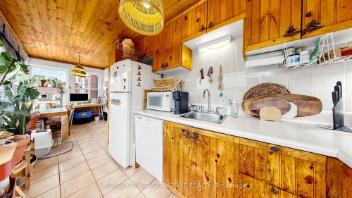132 Marion Street, Toronto, ON - Indoor Photo Showing Kitchen
