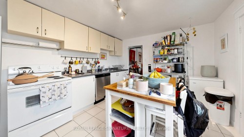 132 Marion Street, Toronto, ON - Indoor Photo Showing Kitchen