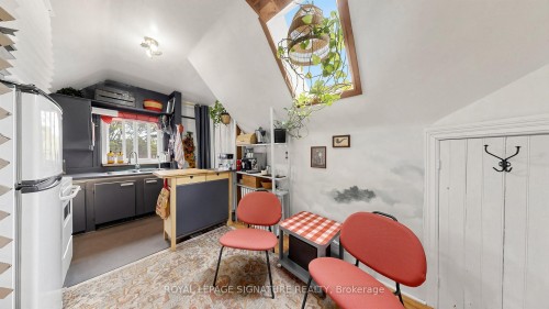 132 Marion Street, Toronto, ON - Indoor