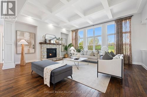 23 Old Ruby Lane, Puslinch, ON - Indoor Photo Showing Living Room With Fireplace