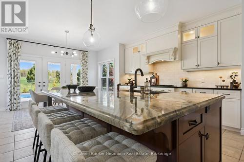 23 Old Ruby Lane, Puslinch, ON - Indoor Photo Showing Kitchen With Upgraded Kitchen