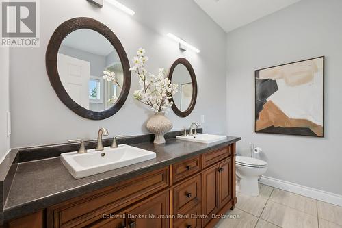 23 Old Ruby Lane, Puslinch, ON - Indoor Photo Showing Bathroom