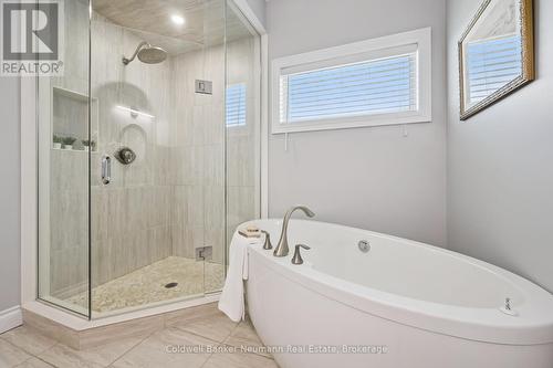 23 Old Ruby Lane, Puslinch, ON - Indoor Photo Showing Bathroom