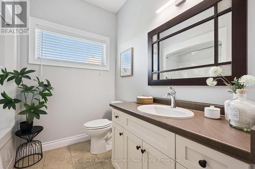23 Old Ruby Lane, Puslinch, ON - Indoor Photo Showing Bathroom