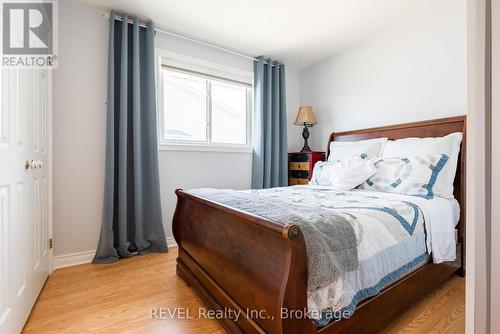 Bedroom - 9 Amberwood Court, St. Catharines (Lakeport), ON - Indoor Photo Showing Bedroom