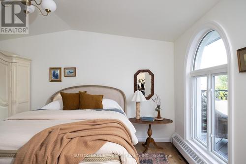 1198 Tiny Beaches Road N, Tiny, ON - Indoor Photo Showing Bedroom