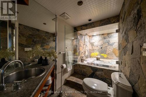 1198 Tiny Beaches Road N, Tiny, ON - Indoor Photo Showing Bathroom