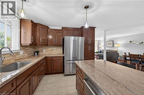 135 Independence Drive, Hamilton, ON - Indoor Photo Showing Kitchen With Stainless Steel Kitchen