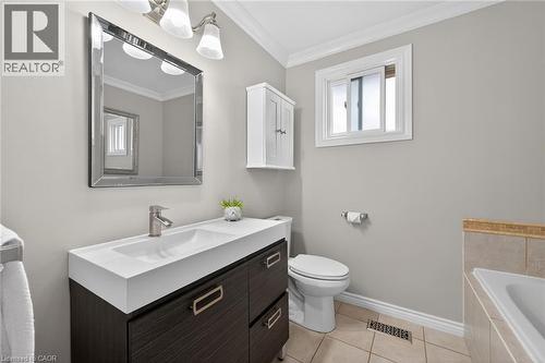 135 Independence Drive, Hamilton, ON - Indoor Photo Showing Bathroom