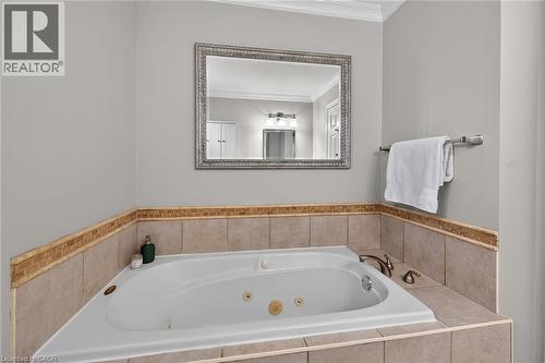 135 Independence Drive, Hamilton, ON - Indoor Photo Showing Bathroom