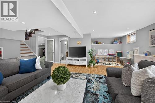 135 Independence Drive, Hamilton, ON - Indoor Photo Showing Living Room