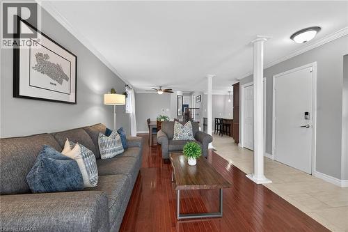 135 Independence Drive, Hamilton, ON - Indoor Photo Showing Living Room