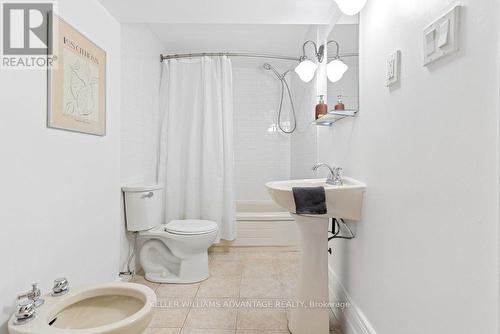 5 Mark Street, Toronto, ON - Indoor Photo Showing Bathroom