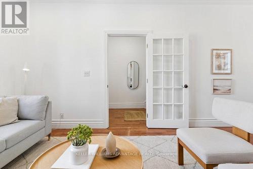 5 Mark Street, Toronto, ON - Indoor Photo Showing Living Room