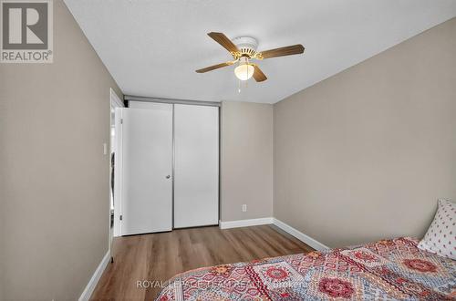 39 Saxton Private, Ottawa, ON - Indoor Photo Showing Bedroom