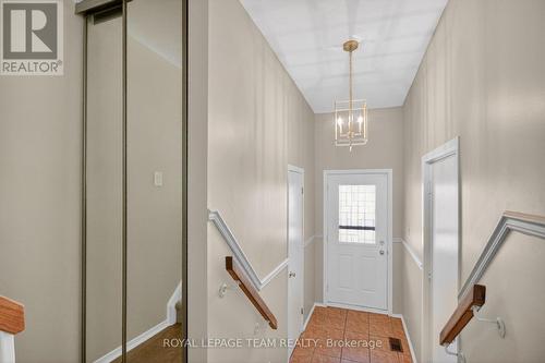 Foyer - 39 Saxton Private, Ottawa, ON - Indoor Photo Showing Other Room