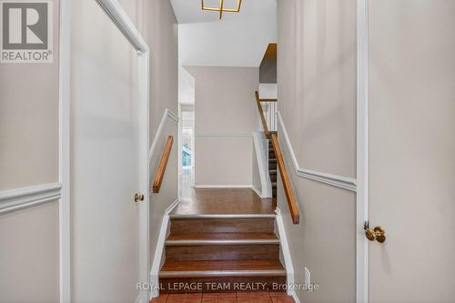 Foyer with pwdr rm & entry to garage - 39 Saxton Private, Ottawa, ON - Indoor Photo Showing Other Room