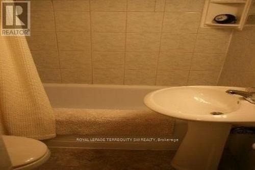 3 - 192 Kenilworth Avenue E, Toronto, ON - Indoor Photo Showing Bathroom