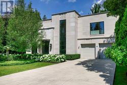 20 FOREST GLEN CRESCENT Toronto, ON M4N 2E8