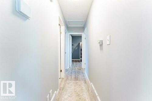 7012 44 Av Nw, Edmonton, AB - Indoor Photo Showing Other Room
