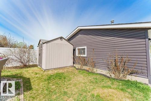 7012 44 Av Nw, Edmonton, AB - Outdoor