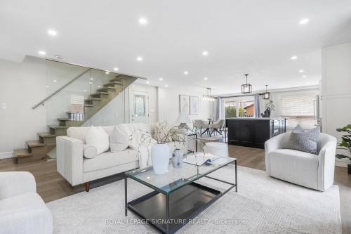 3035 Saracen Court, Mississauga, ON - Indoor Photo Showing Living Room