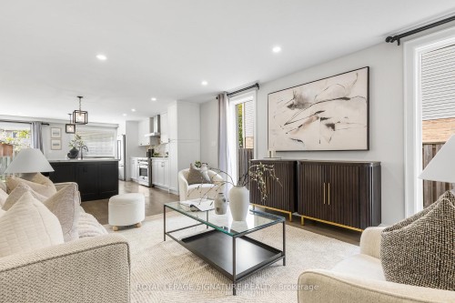 3035 Saracen Court, Mississauga, ON - Indoor Photo Showing Living Room