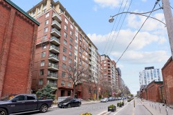 Ph13-70 Mill Street  Toronto, ON M5A 4R1