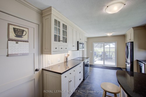 8542 Concession 12 N/A, Mapleton, ON - Indoor Photo Showing Kitchen