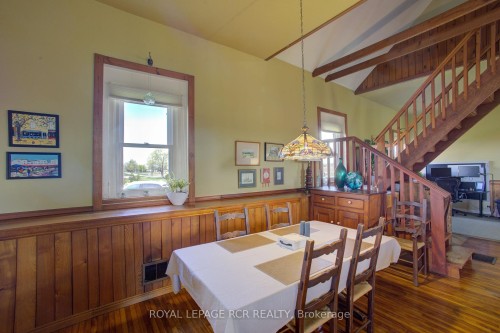 8542 Concession 12 N/A, Mapleton, ON - Indoor Photo Showing Dining Room