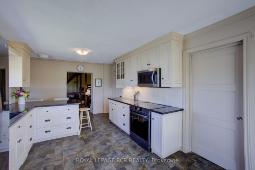 8542 Concession 12 N/A, Mapleton, ON - Indoor Photo Showing Kitchen