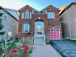 24 Pergola Way  Brampton, ON L6Y 5M6