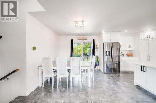 18 Campbell, Merlin, ON - Indoor