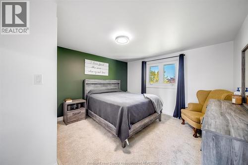 18 Campbell, Merlin, ON - Indoor Photo Showing Bedroom