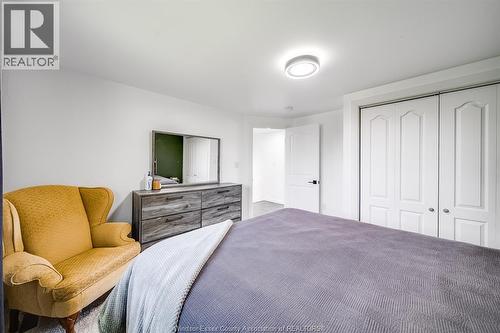 18 Campbell, Merlin, ON - Indoor Photo Showing Bedroom