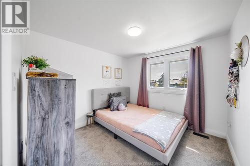 18 Campbell, Merlin, ON - Indoor Photo Showing Bedroom