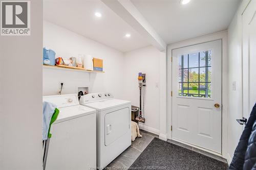 18 Campbell, Merlin, ON - Indoor Photo Showing Laundry Room