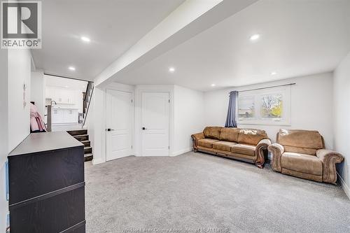 18 Campbell, Merlin, ON - Indoor
