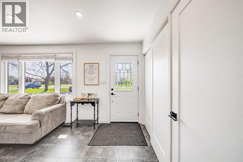 18 Campbell, Merlin, ON - Indoor Photo Showing Other Room