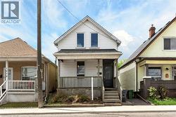 1236 E CANNON Street E  Hamilton, ON L8H 1V1