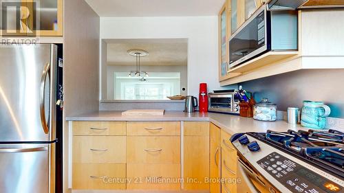 36 Lighthouse Lane E, Collingwood, ON - Indoor Photo Showing Kitchen