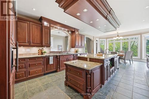 6423 Chelsea Road, Burlington, ON - Indoor Photo Showing Kitchen
