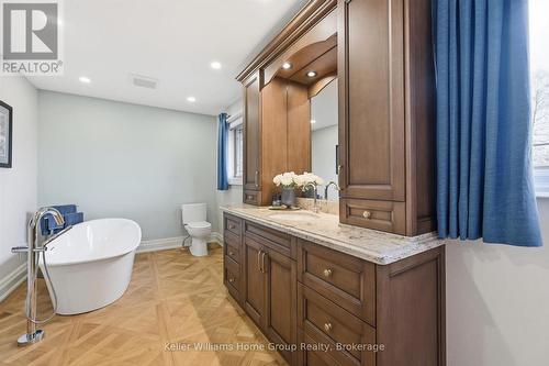 6423 Chelsea Road, Burlington, ON - Indoor Photo Showing Bathroom