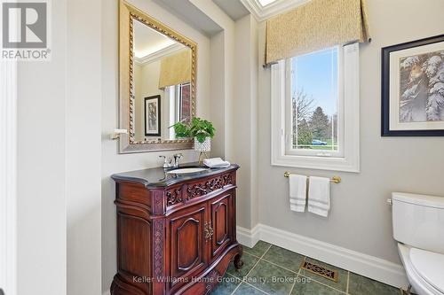 6423 Chelsea Road, Burlington, ON - Indoor Photo Showing Bathroom