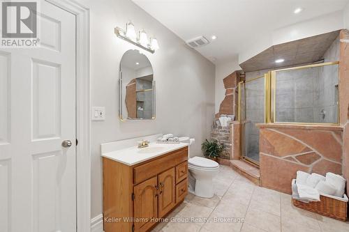 6423 Chelsea Road, Burlington, ON - Indoor Photo Showing Bathroom