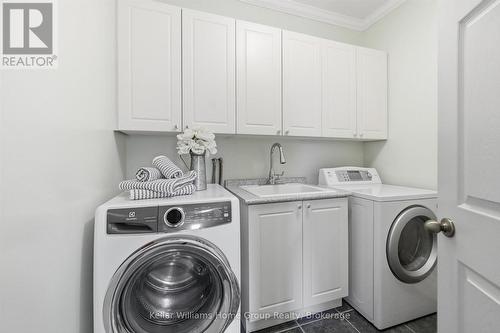 6423 Chelsea Road, Burlington, ON - Indoor Photo Showing Laundry Room