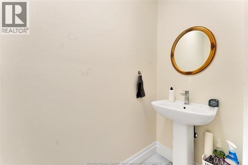 635 Marche Street, Lakeshore, ON - Indoor Photo Showing Bathroom