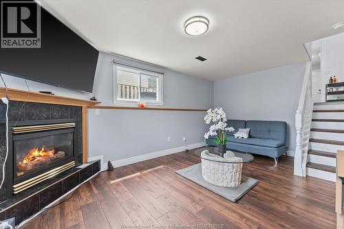 1736 Vicky Circle, Windsor, ON - Indoor Photo Showing Living Room With Fireplace